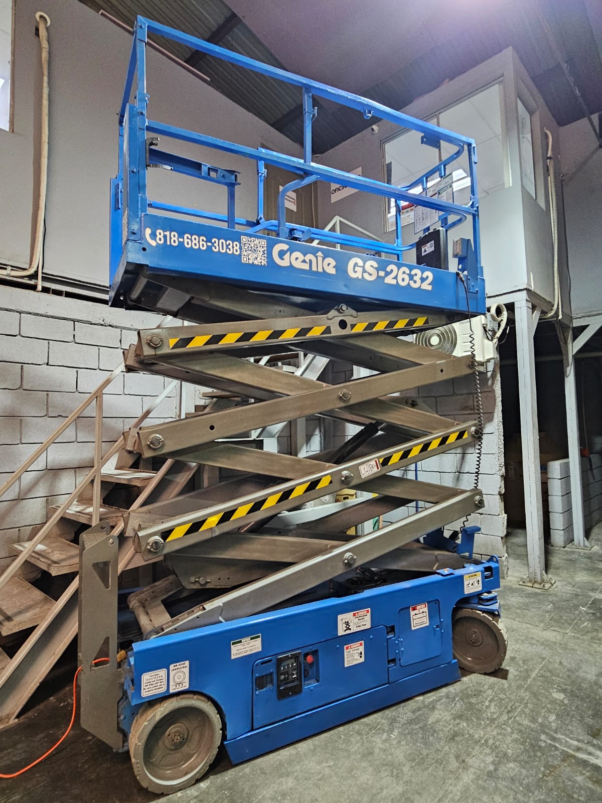 Genie GS-2632 en proyecto — plataforma de tijera elevada